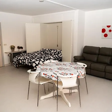 Moderne Studio Met Zeezicht Naast Casino Apartmán